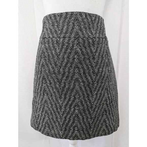 ANN TAYLOR LOFT! WOOL BLEND NUBBY FINISH, BLACK & WHITE TWEED SKIRT! SZ 6 - Picture 2 of 8